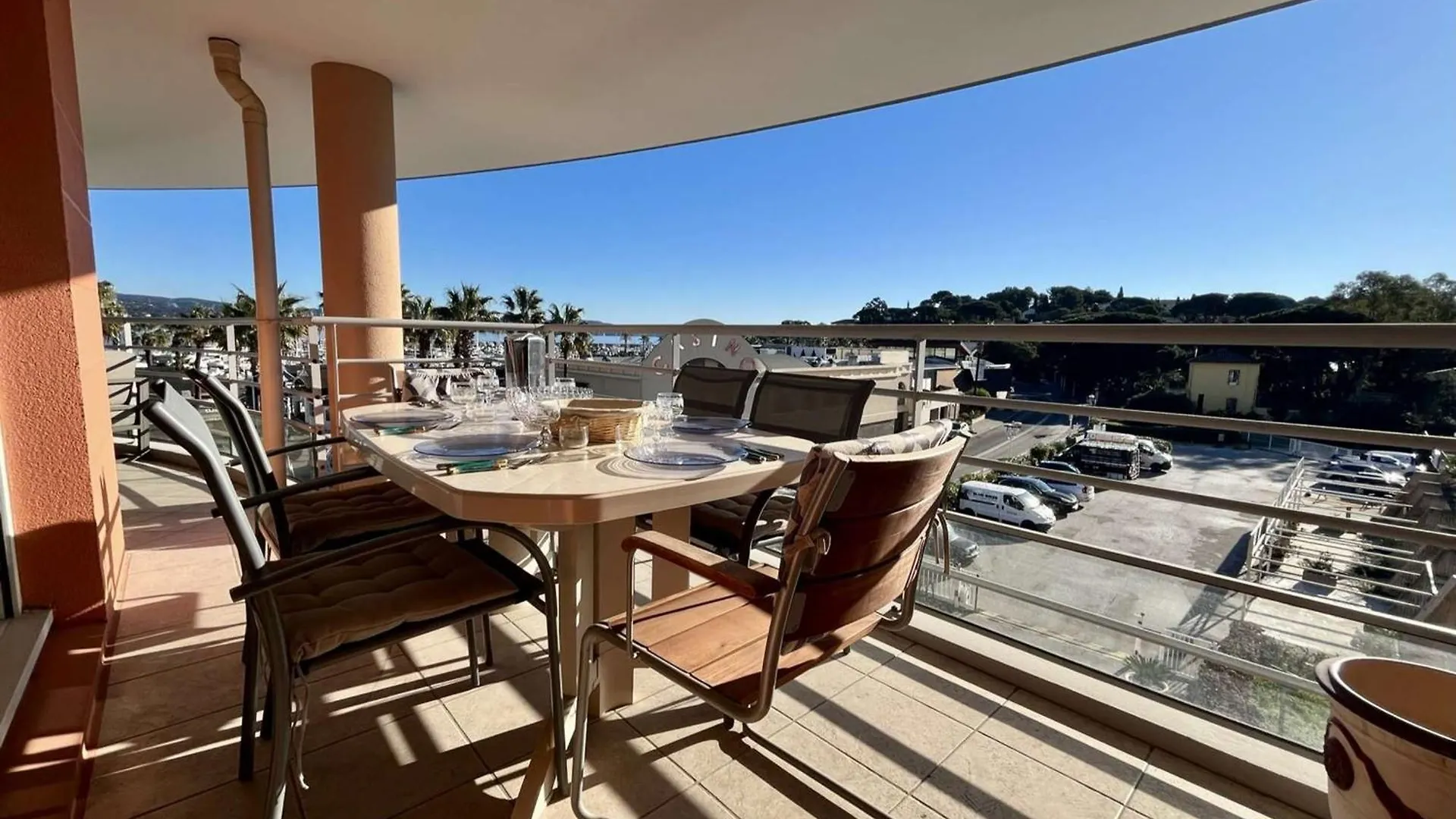 Cavalaire: Spacieux T4, 2 Terrasses, Clim, Parking, Animaux Acceptes - Fr-1-226B-180 Francie