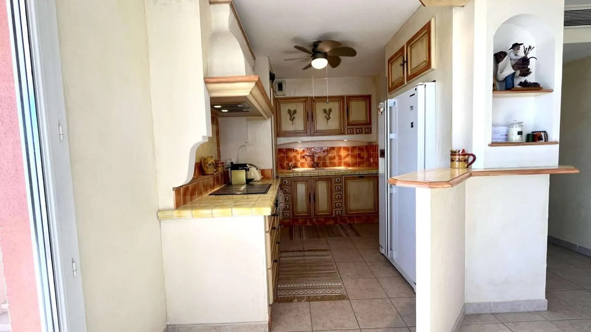 Cavalaire: Spacieux T4, 2 Terrasses, Clim, Parking, Animaux Acceptes - Fr-1-226B-180 0*, Cavalaire-sur-Mer France